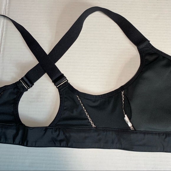 Small Fabletics black high impact sports bra - Picture 7 of 14